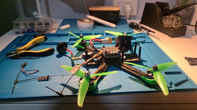 רחפן FPV