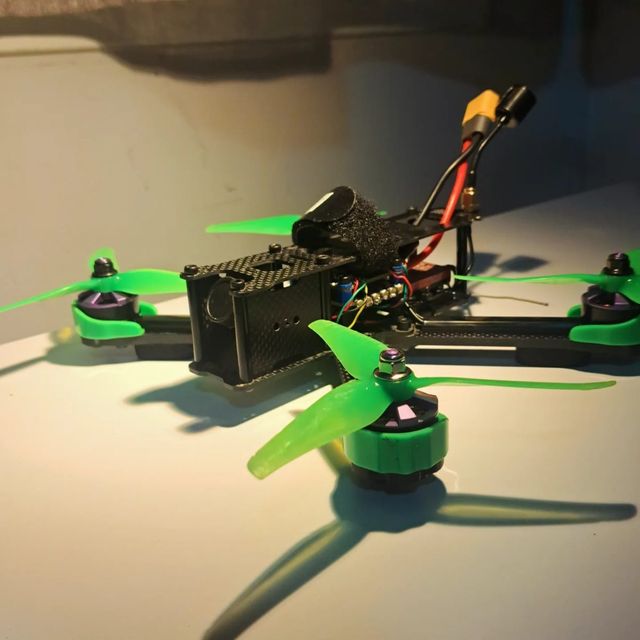 רחפן FPV